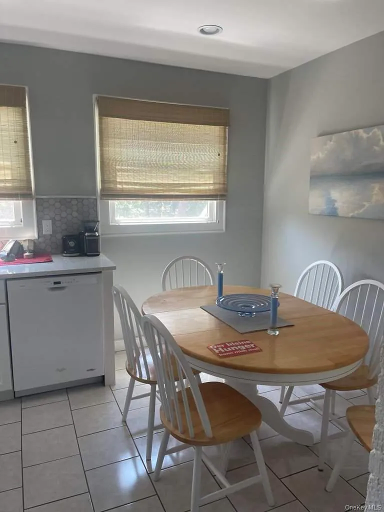 40 Atlantic Avenue, Islip, NY, 4 Bedrooms Bedrooms, 8 Rooms Rooms,2 BathroomsBathrooms,Residential,For Rent,Atlantic,0,1027345 40 Atlantic Avenue, Islip, NY, 4 Bedrooms Bedrooms, 8 Rooms Rooms,2 BathroomsBathrooms,Residential,For Rent,Atlantic,0,1027345