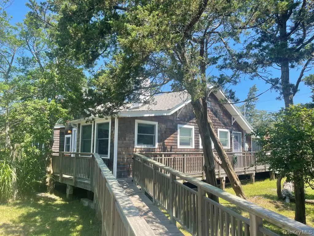 40 Atlantic Avenue, Islip, NY, 4 Bedrooms Bedrooms, 8 Rooms Rooms,2 BathroomsBathrooms,Residential,For Rent,Atlantic,0,1027345 40 Atlantic Avenue, Islip, NY, 4 Bedrooms Bedrooms, 8 Rooms Rooms,2 BathroomsBathrooms,Residential,For Rent,Atlantic,0,1027345