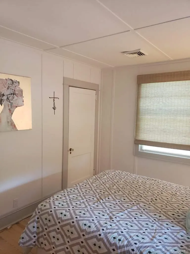40 Atlantic Avenue, Islip, NY, 4 Bedrooms Bedrooms, 8 Rooms Rooms,2 BathroomsBathrooms,Residential,For Rent,Atlantic,0,1027345 40 Atlantic Avenue, Islip, NY, 4 Bedrooms Bedrooms, 8 Rooms Rooms,2 BathroomsBathrooms,Residential,For Rent,Atlantic,0,1027345