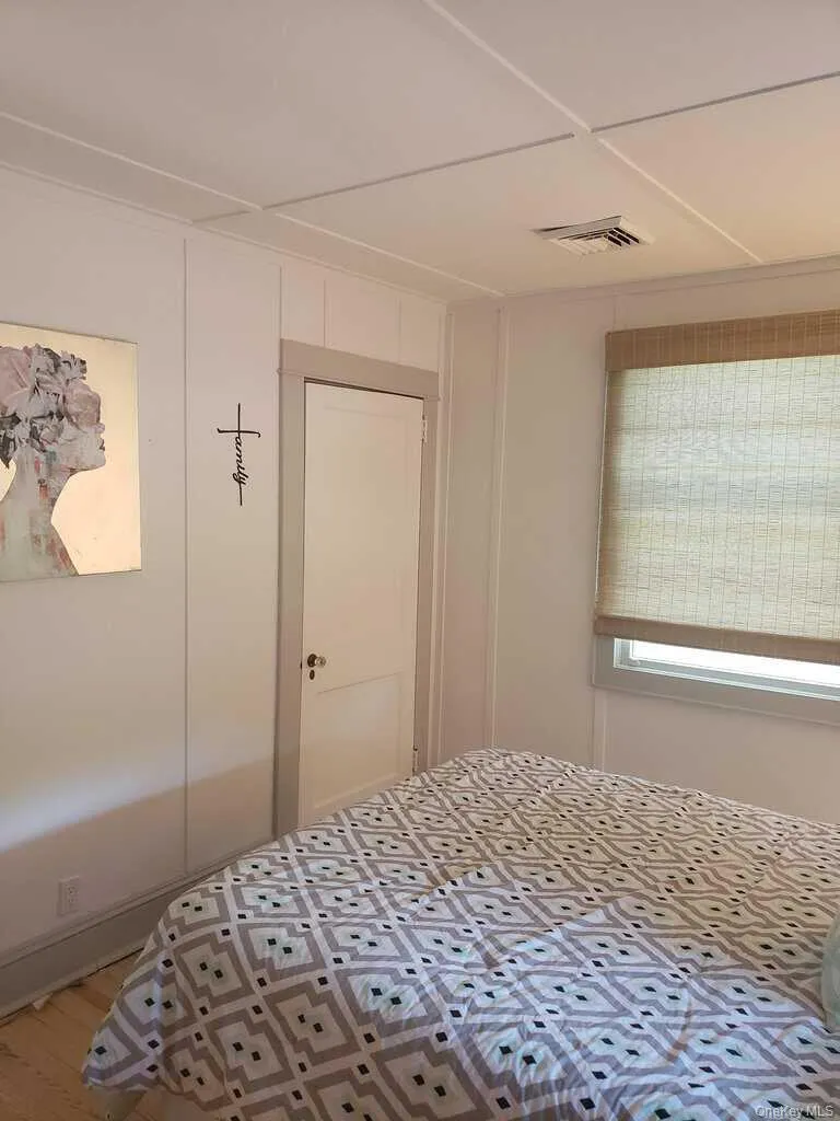 40 Atlantic Avenue, Islip, NY, 4 Bedrooms Bedrooms, 8 Rooms Rooms,2 BathroomsBathrooms,Residential,For Rent,Atlantic,0,1027345 40 Atlantic Avenue, Islip, NY, 4 Bedrooms Bedrooms, 8 Rooms Rooms,2 BathroomsBathrooms,Residential,For Rent,Atlantic,0,1027345
