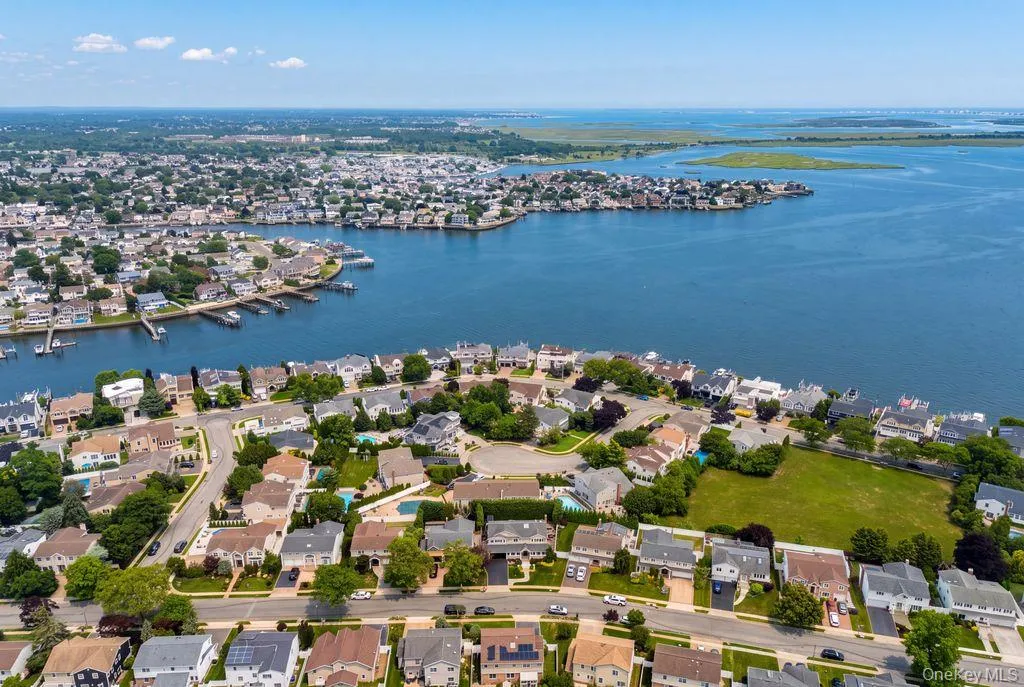 3343 Seawane Drive, Hempstead, NY, 4 Bedrooms Bedrooms, 9 Rooms Rooms,3 BathroomsBathrooms,Residential,For Rent,Seawane,0,1027349 3343 Seawane Drive, Hempstead, NY, 4 Bedrooms Bedrooms, 9 Rooms Rooms,3 BathroomsBathrooms,Residential,For Rent,Seawane,0,1027349