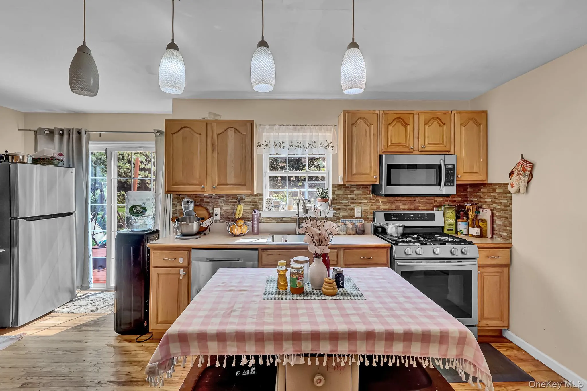 6 13th Street, Brookhaven, NY, 5 Bedrooms Bedrooms, 10 Rooms Rooms,3 BathroomsBathrooms,Residential,For Rent,13th,0,1027354 6 13th Street, Brookhaven, NY, 5 Bedrooms Bedrooms, 10 Rooms Rooms,3 BathroomsBathrooms,Residential,For Rent,13th,0,1027354