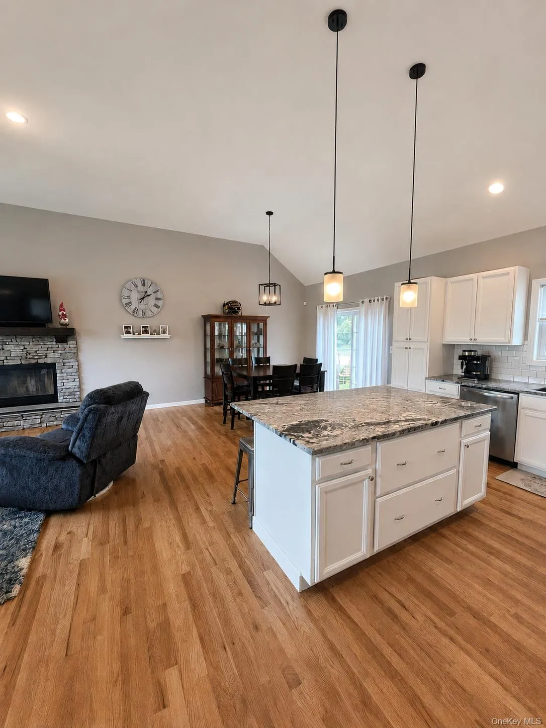 82 River Glen Road, Shawangunk, NY, 4 Bedrooms Bedrooms, 6 Rooms Rooms,3 BathroomsBathrooms,Residential,For Rent,River Glen,0,1027355 82 River Glen Road, Shawangunk, NY, 4 Bedrooms Bedrooms, 6 Rooms Rooms,3 BathroomsBathrooms,Residential,For Rent,River Glen,0,1027355