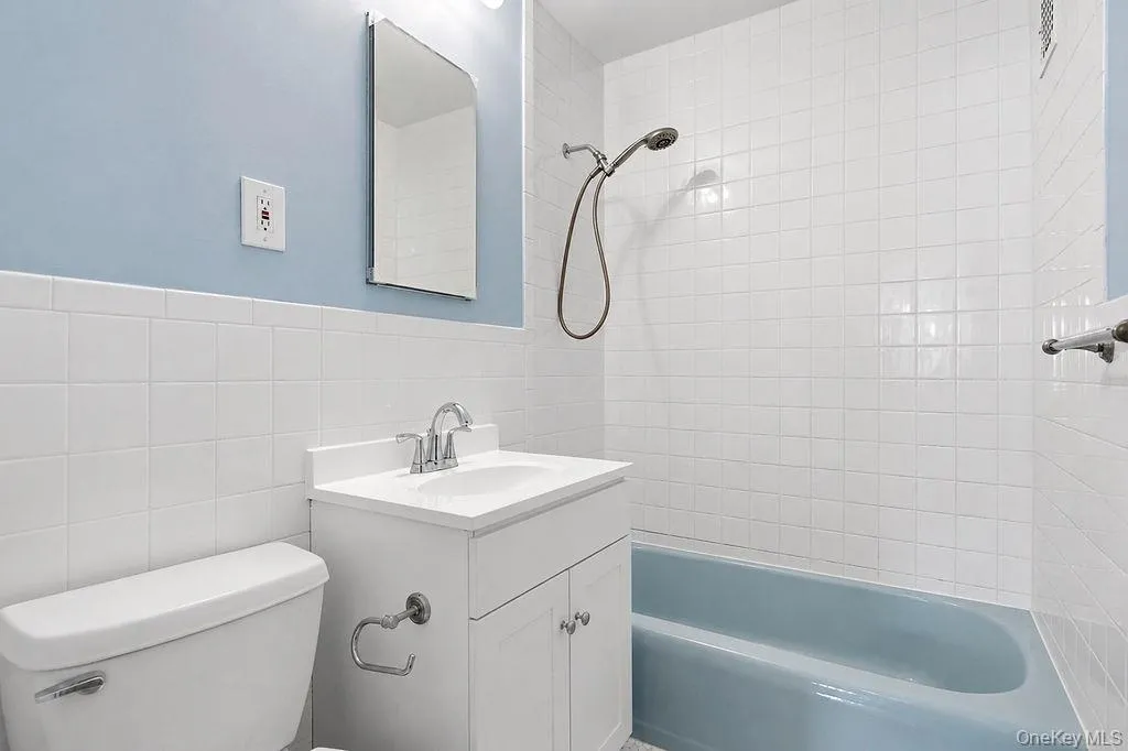 84-29 153rd Avenue, New York, NY, 1 Bedroom Bedrooms, 5 Rooms Rooms,1 BathroomBathrooms,Residential,For Rent,153rd,0,1027357 84-29 153rd Avenue, New York, NY, 1 Bedroom Bedrooms, 5 Rooms Rooms,1 BathroomBathrooms,Residential,For Rent,153rd,0,1027357