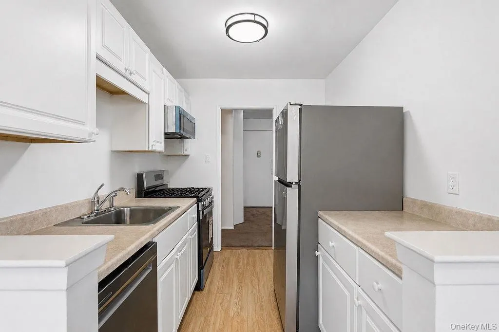 84-29 153rd Avenue, New York, NY, 1 Bedroom Bedrooms, 5 Rooms Rooms,1 BathroomBathrooms,Residential,For Rent,153rd,0,1027357 84-29 153rd Avenue, New York, NY, 1 Bedroom Bedrooms, 5 Rooms Rooms,1 BathroomBathrooms,Residential,For Rent,153rd,0,1027357
