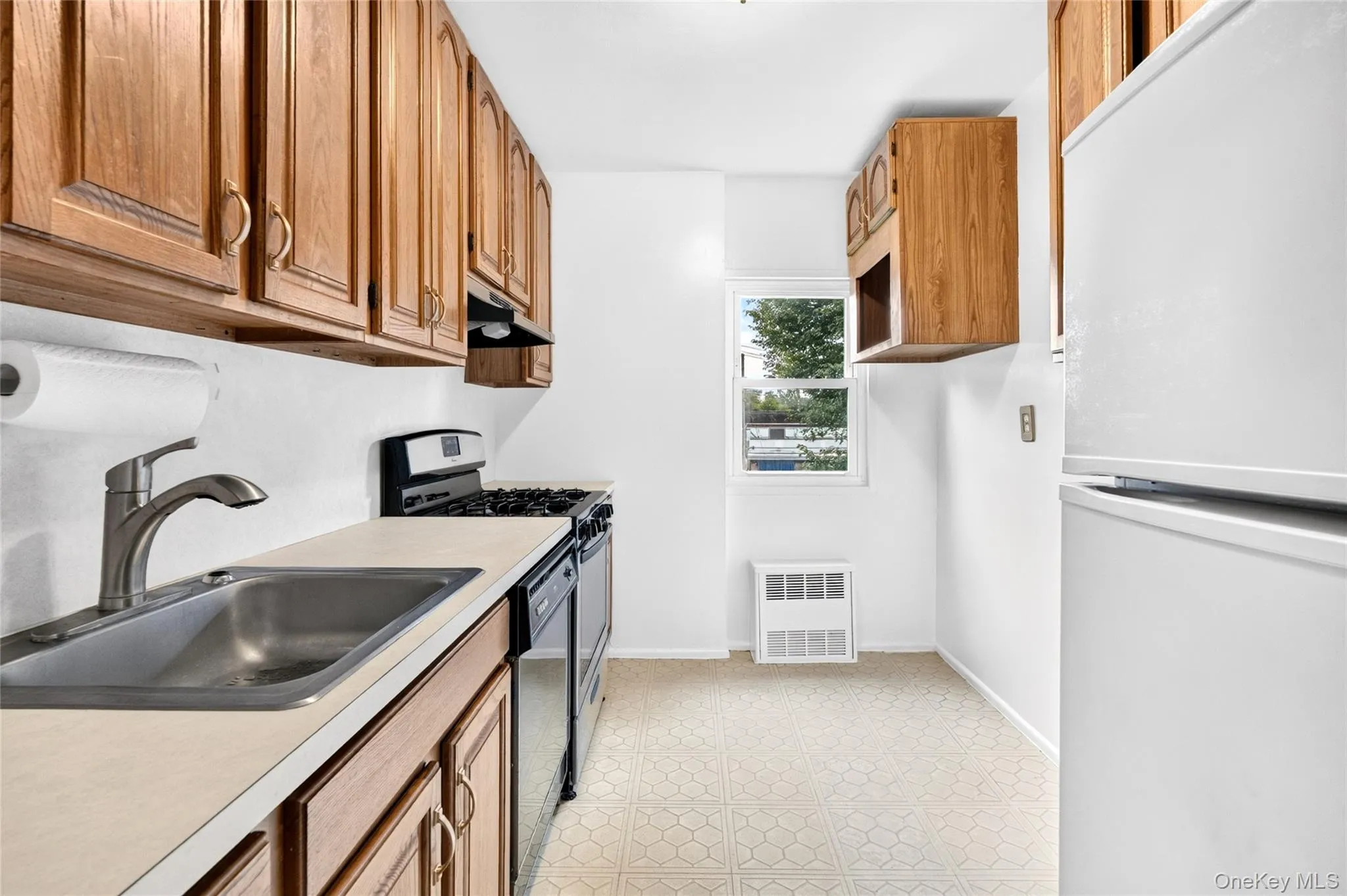 95 Wiltshire Road, New Rochelle, NY, 1 Bedroom Bedrooms, 4 Rooms Rooms,1 BathroomBathrooms,Residential,For Rent,Wiltshire,0,1027366 95 Wiltshire Road, New Rochelle, NY, 1 Bedroom Bedrooms, 4 Rooms Rooms,1 BathroomBathrooms,Residential,For Rent,Wiltshire,0,1027366