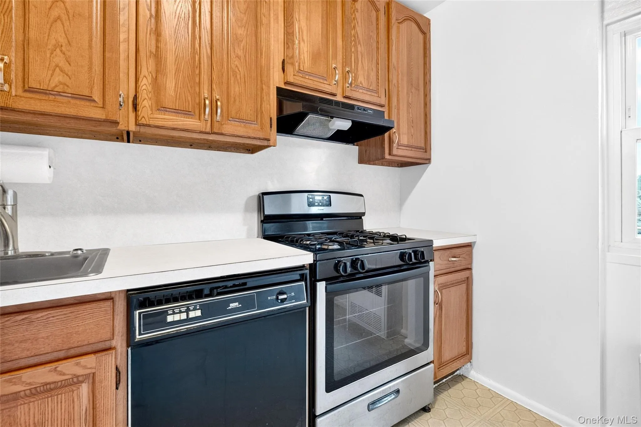 95 Wiltshire Road, New Rochelle, NY, 1 Bedroom Bedrooms, 4 Rooms Rooms,1 BathroomBathrooms,Residential,For Rent,Wiltshire,0,1027366 95 Wiltshire Road, New Rochelle, NY, 1 Bedroom Bedrooms, 4 Rooms Rooms,1 BathroomBathrooms,Residential,For Rent,Wiltshire,0,1027366