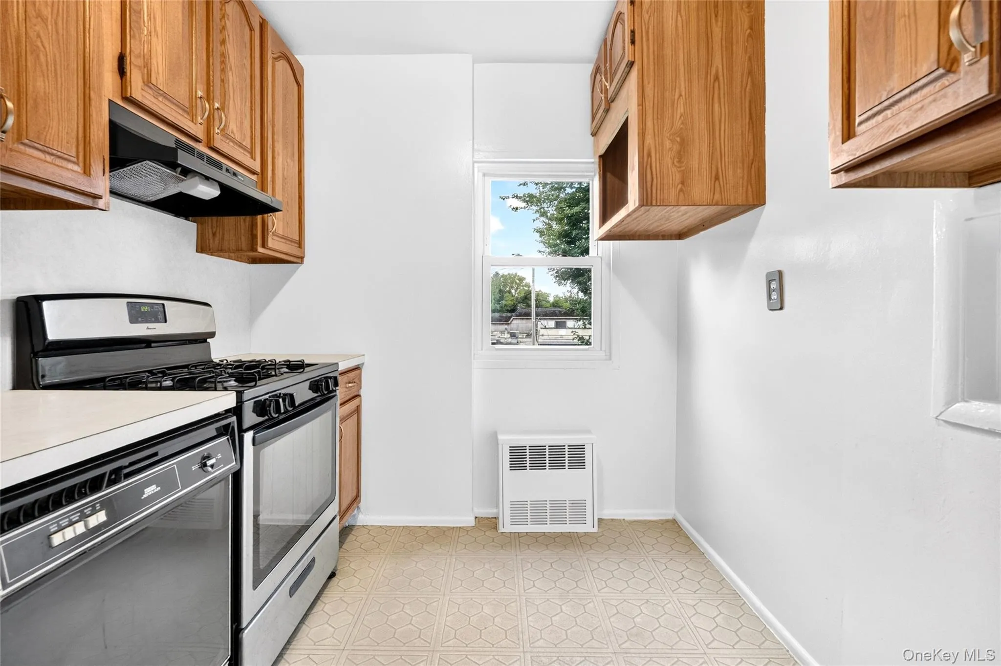 95 Wiltshire Road, New Rochelle, NY, 1 Bedroom Bedrooms, 4 Rooms Rooms,1 BathroomBathrooms,Residential,For Rent,Wiltshire,0,1027366 95 Wiltshire Road, New Rochelle, NY, 1 Bedroom Bedrooms, 4 Rooms Rooms,1 BathroomBathrooms,Residential,For Rent,Wiltshire,0,1027366