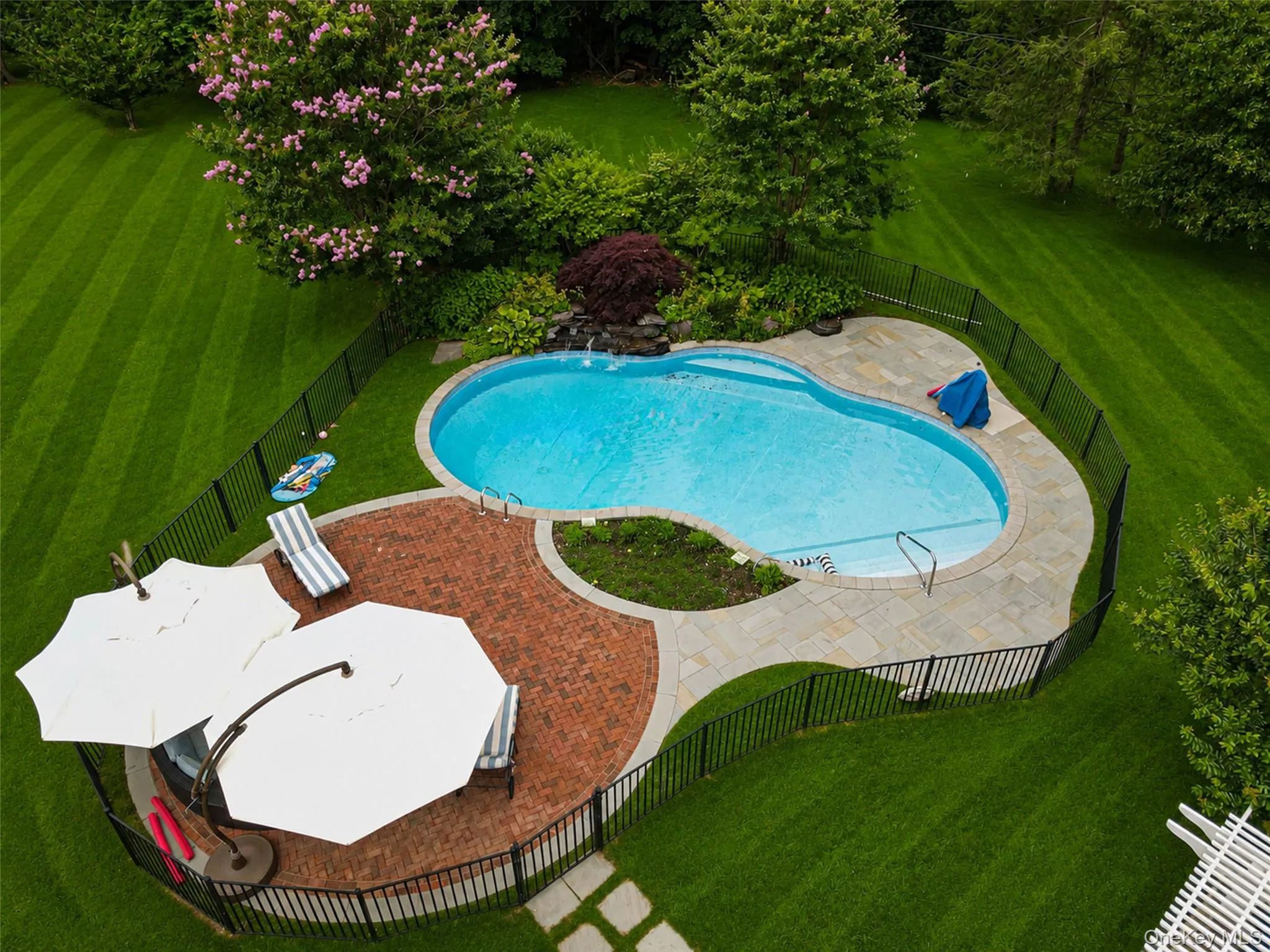 15 Dogwood Hill, Oyster Bay, NY, 5 Bedrooms Bedrooms, 11 Rooms Rooms,3 BathroomsBathrooms,Residential,For Rent,Dogwood,0,1027379 15 Dogwood Hill, Oyster Bay, NY, 5 Bedrooms Bedrooms, 11 Rooms Rooms,3 BathroomsBathrooms,Residential,For Rent,Dogwood,0,1027379