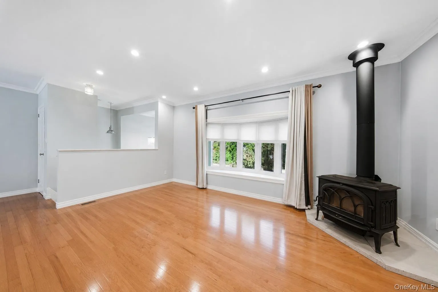 removed sellers furniture with AI removed sellers furniture with AI