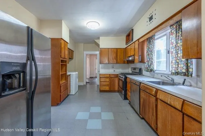 288 Washington Avenue, Kingston, NY, 4 Bedrooms Bedrooms, 7 Rooms Rooms,1 BathroomBathrooms,Residential,For Rent,Washington,0,1027387 288 Washington Avenue, Kingston, NY, 4 Bedrooms Bedrooms, 7 Rooms Rooms,1 BathroomBathrooms,Residential,For Rent,Washington,0,1027387