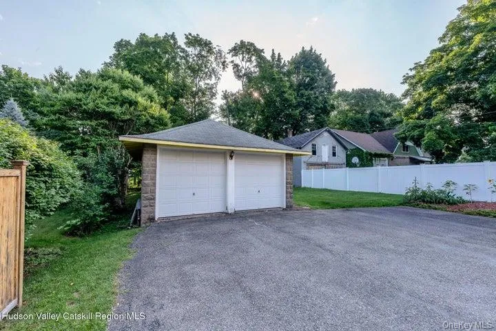288 Washington Avenue, Kingston, NY, 4 Bedrooms Bedrooms, 7 Rooms Rooms,1 BathroomBathrooms,Residential,For Rent,Washington,0,1027387 288 Washington Avenue, Kingston, NY, 4 Bedrooms Bedrooms, 7 Rooms Rooms,1 BathroomBathrooms,Residential,For Rent,Washington,0,1027387
