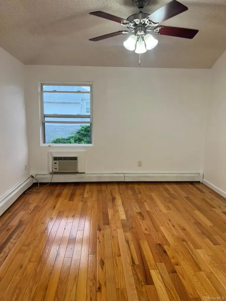 670 Schenck Avenue, New York, NY, 3 Bedrooms Bedrooms, 7 Rooms Rooms,2 BathroomsBathrooms,Residential Lease,For Rent,Schenck,0,1027394 670 Schenck Avenue, New York, NY, 3 Bedrooms Bedrooms, 7 Rooms Rooms,2 BathroomsBathrooms,Residential Lease,For Rent,Schenck,0,1027394