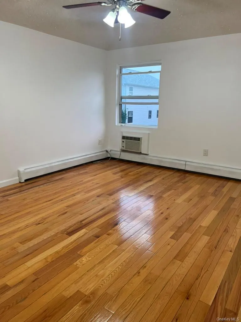 670 Schenck Avenue, New York, NY, 3 Bedrooms Bedrooms, 7 Rooms Rooms,2 BathroomsBathrooms,Residential Lease,For Rent,Schenck,0,1027394 670 Schenck Avenue, New York, NY, 3 Bedrooms Bedrooms, 7 Rooms Rooms,2 BathroomsBathrooms,Residential Lease,For Rent,Schenck,0,1027394