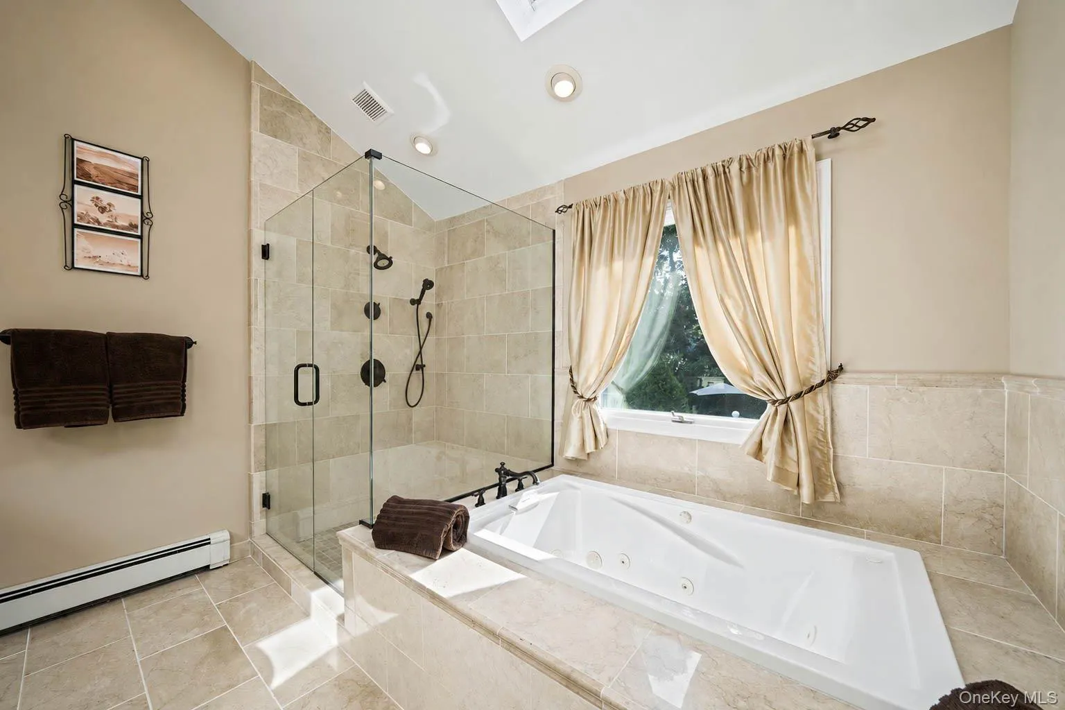 Platform tub Platform tub