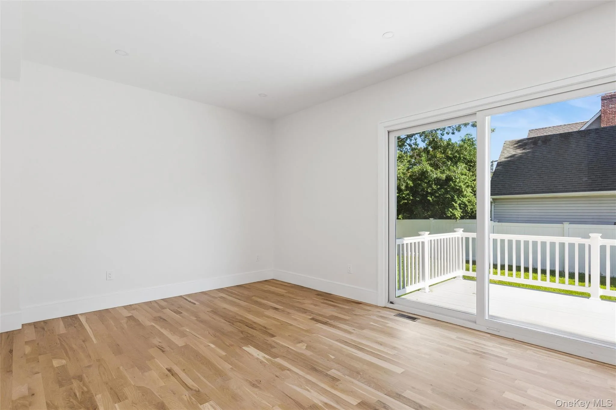 204 Old Country Road, Huntington, NY, 6 Bedrooms Bedrooms, 9 Rooms Rooms,4 BathroomsBathrooms,Residential,For Rent,Old Country,0,1027405 204 Old Country Road, Huntington, NY, 6 Bedrooms Bedrooms, 9 Rooms Rooms,4 BathroomsBathrooms,Residential,For Rent,Old Country,0,1027405