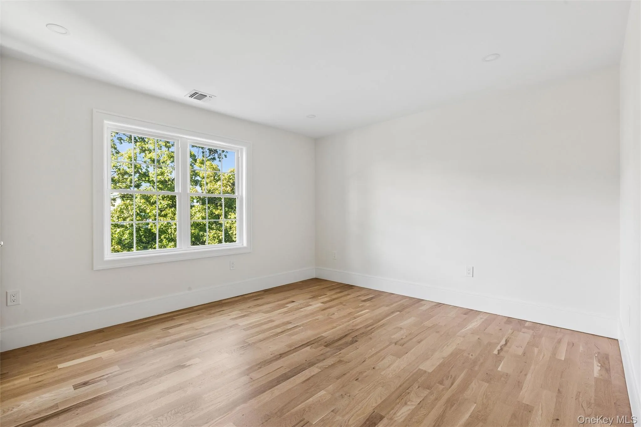 204 Old Country Road, Huntington, NY, 6 Bedrooms Bedrooms, 9 Rooms Rooms,4 BathroomsBathrooms,Residential,For Rent,Old Country,0,1027405 204 Old Country Road, Huntington, NY, 6 Bedrooms Bedrooms, 9 Rooms Rooms,4 BathroomsBathrooms,Residential,For Rent,Old Country,0,1027405