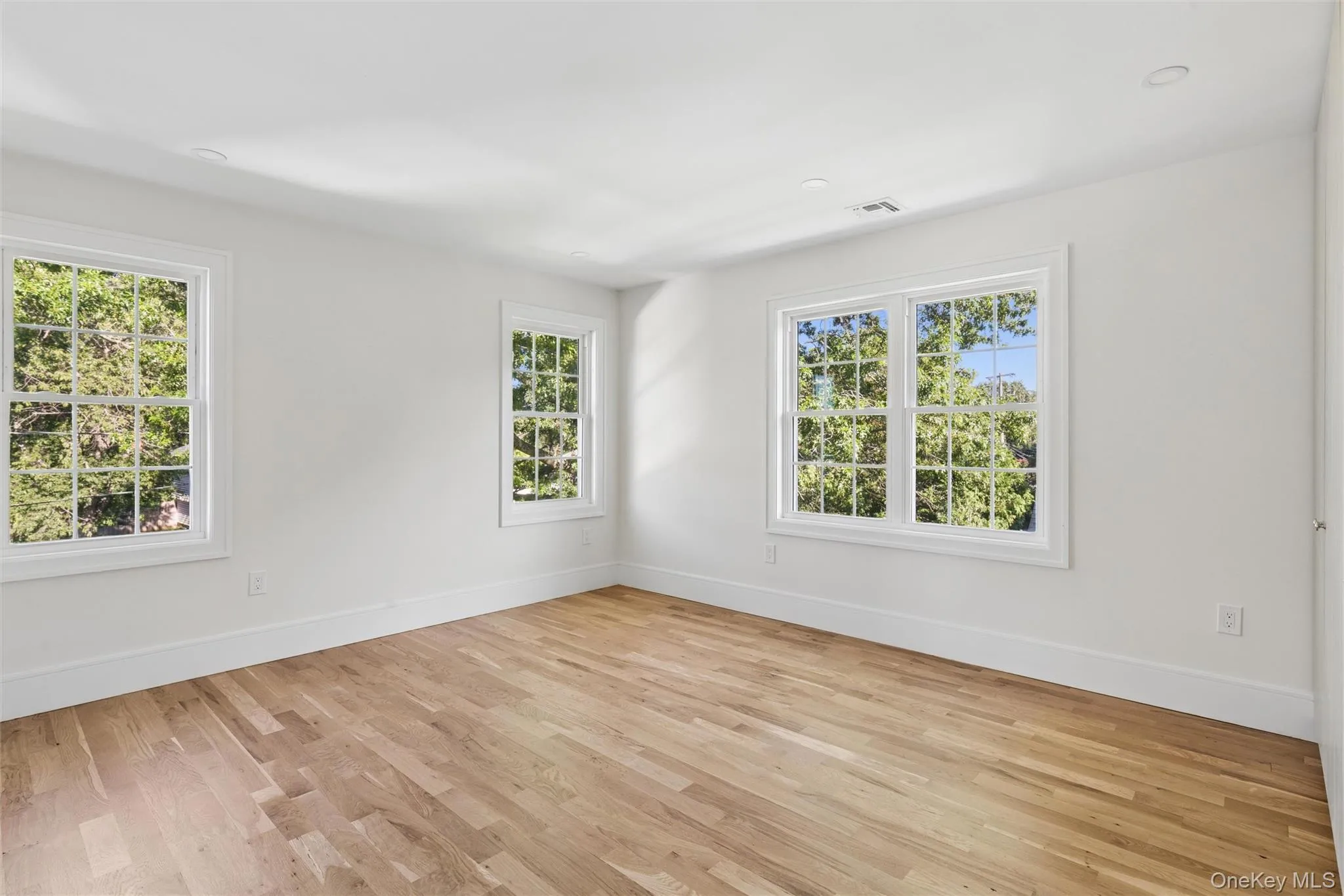 204 Old Country Road, Huntington, NY, 6 Bedrooms Bedrooms, 9 Rooms Rooms,4 BathroomsBathrooms,Residential,For Rent,Old Country,0,1027405 204 Old Country Road, Huntington, NY, 6 Bedrooms Bedrooms, 9 Rooms Rooms,4 BathroomsBathrooms,Residential,For Rent,Old Country,0,1027405