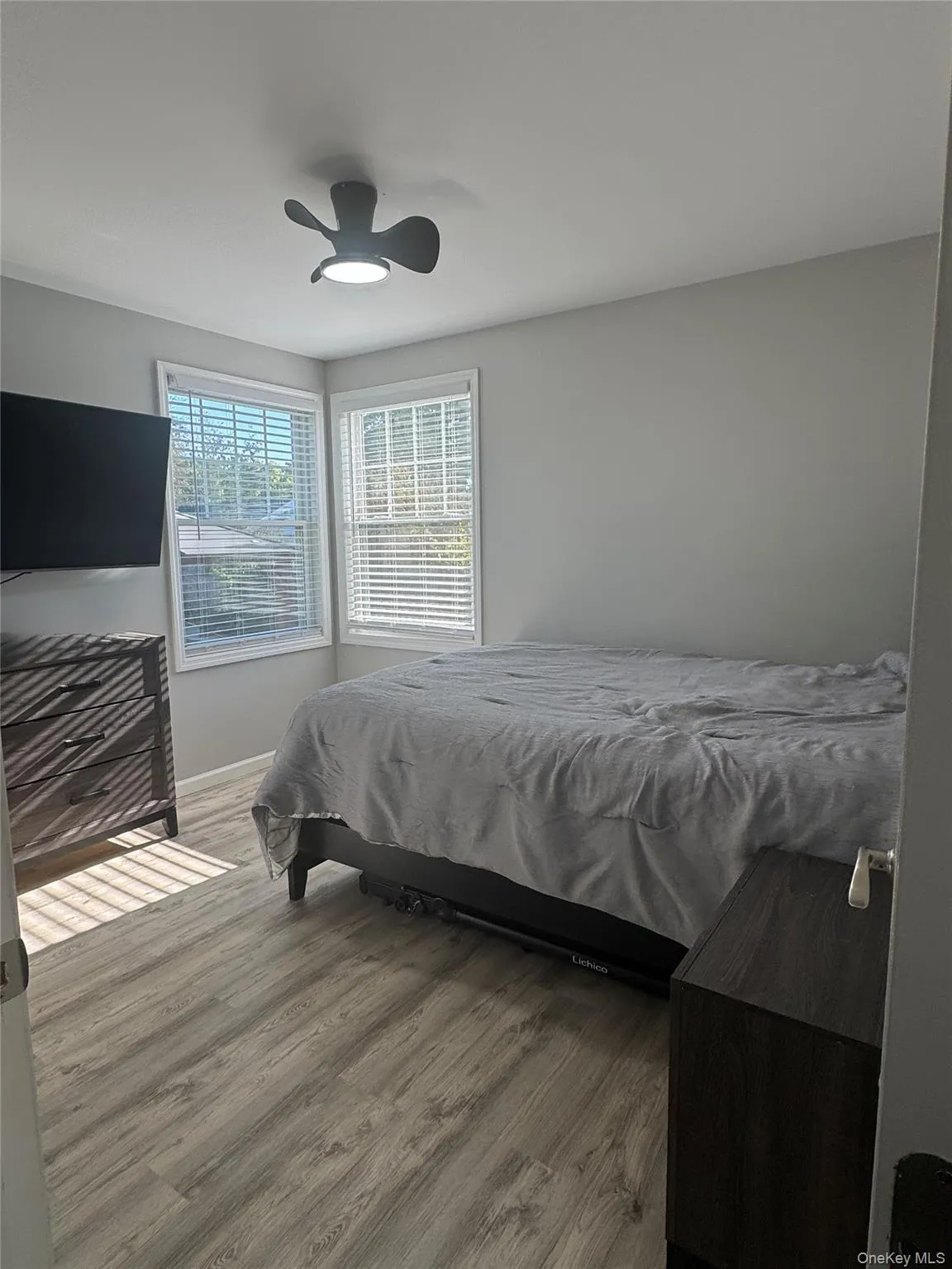 31 Stockton Street, Islip, NY, 3 Bedrooms Bedrooms, 5 Rooms Rooms,2 BathroomsBathrooms,Residential,For Rent,Stockton,0,1027406 31 Stockton Street, Islip, NY, 3 Bedrooms Bedrooms, 5 Rooms Rooms,2 BathroomsBathrooms,Residential,For Rent,Stockton,0,1027406