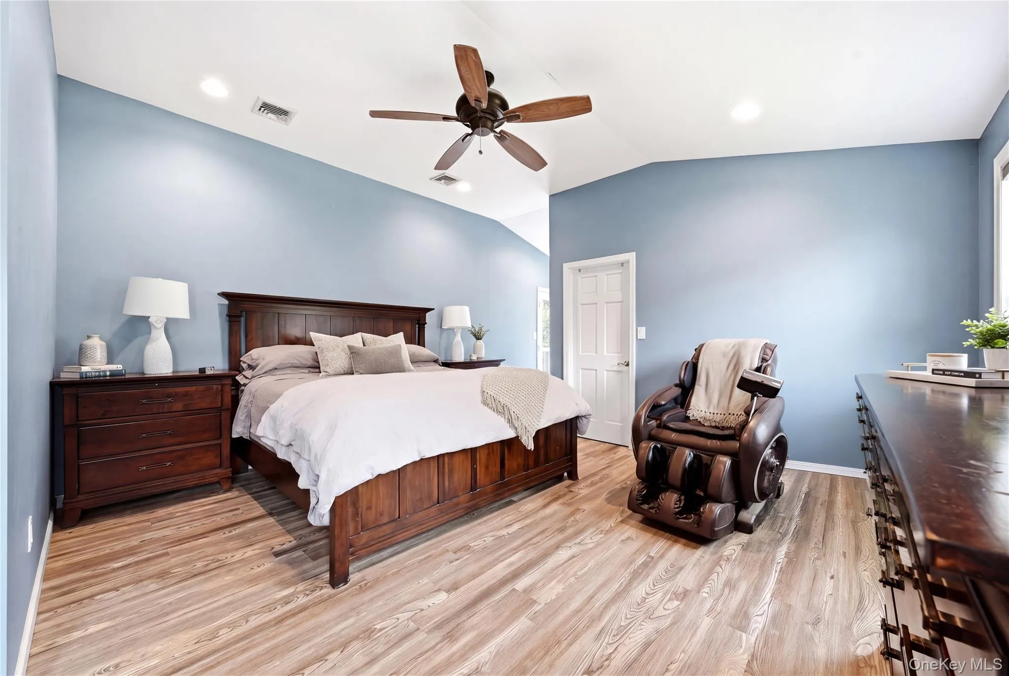178 New Hampshire Avenue, Oyster Bay, NY, 3 Bedrooms Bedrooms, 6 Rooms Rooms,2 BathroomsBathrooms,Residential,For Rent,New Hampshire,0,1027411 178 New Hampshire Avenue, Oyster Bay, NY, 3 Bedrooms Bedrooms, 6 Rooms Rooms,2 BathroomsBathrooms,Residential,For Rent,New Hampshire,0,1027411