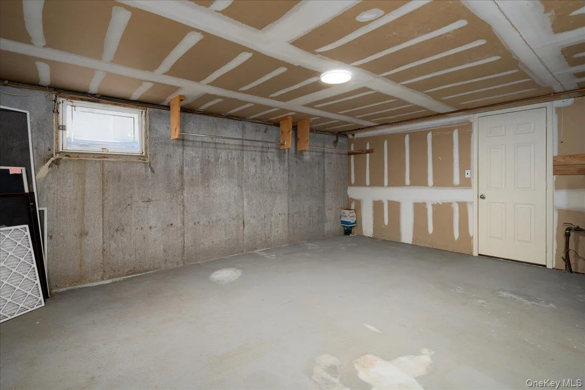 131 Oceanview Road, Hempstead, NY, 3 Bedrooms Bedrooms, 11 Rooms Rooms,2 BathroomsBathrooms,Residential,For Rent,Oceanview,0,1027430 131 Oceanview Road, Hempstead, NY, 3 Bedrooms Bedrooms, 11 Rooms Rooms,2 BathroomsBathrooms,Residential,For Rent,Oceanview,0,1027430