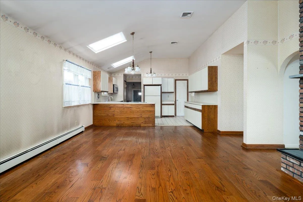 131 Oceanview Road, Hempstead, NY, 3 Bedrooms Bedrooms, 11 Rooms Rooms,2 BathroomsBathrooms,Residential,For Rent,Oceanview,0,1027430 131 Oceanview Road, Hempstead, NY, 3 Bedrooms Bedrooms, 11 Rooms Rooms,2 BathroomsBathrooms,Residential,For Rent,Oceanview,0,1027430