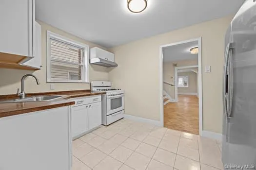 10257 189th Street, New York, NY, 4 Bedrooms Bedrooms, 6 Rooms Rooms,1 BathroomBathrooms,Residential,For Rent,189th,0,1027443 10257 189th Street, New York, NY, 4 Bedrooms Bedrooms, 6 Rooms Rooms,1 BathroomBathrooms,Residential,For Rent,189th,0,1027443