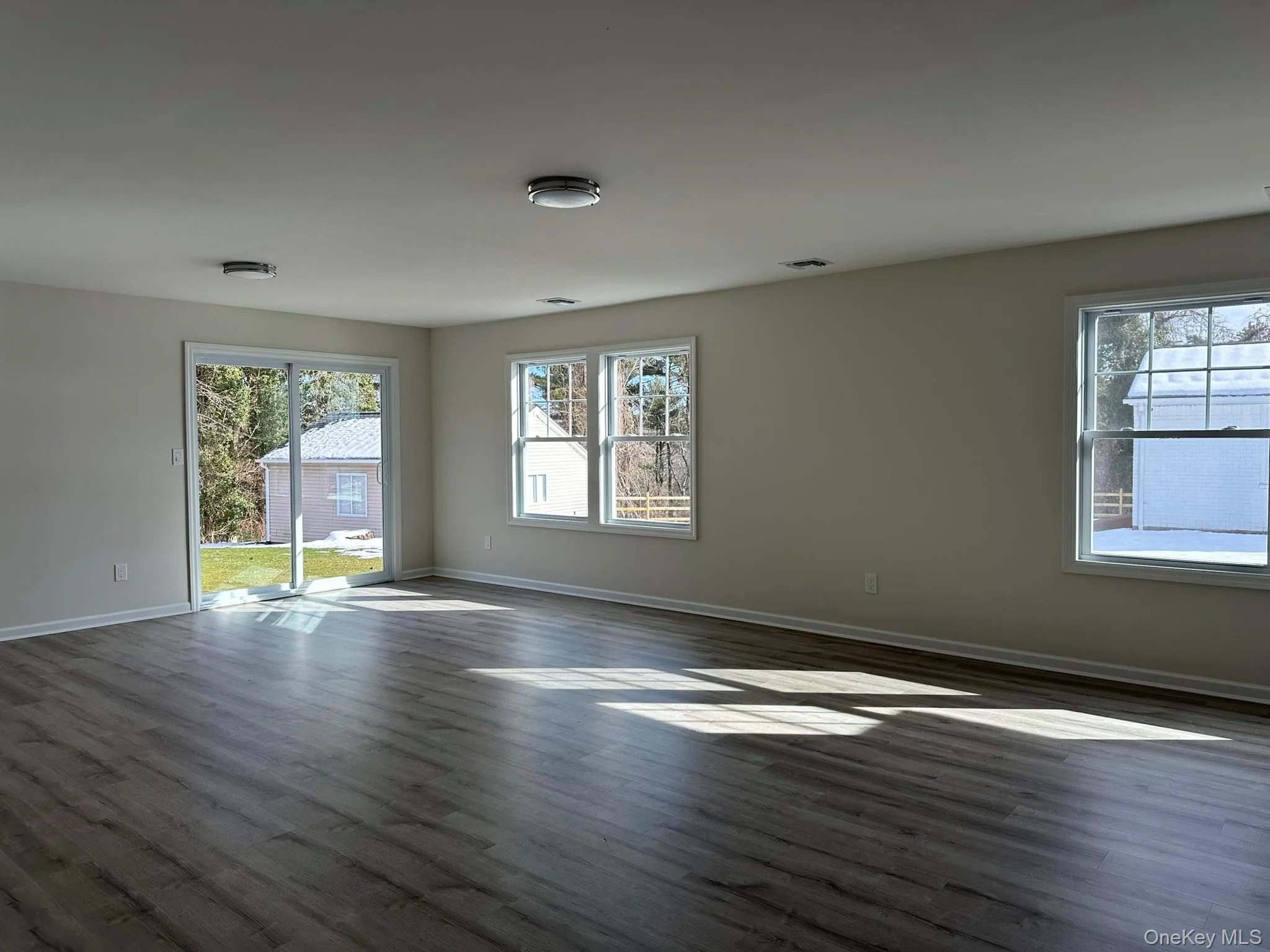 125 Main Street, Smithtown, NY, 7 Bedrooms Bedrooms, 11 Rooms Rooms,5 BathroomsBathrooms,Residential,For Rent,Main,0,1027445 125 Main Street, Smithtown, NY, 7 Bedrooms Bedrooms, 11 Rooms Rooms,5 BathroomsBathrooms,Residential,For Rent,Main,0,1027445