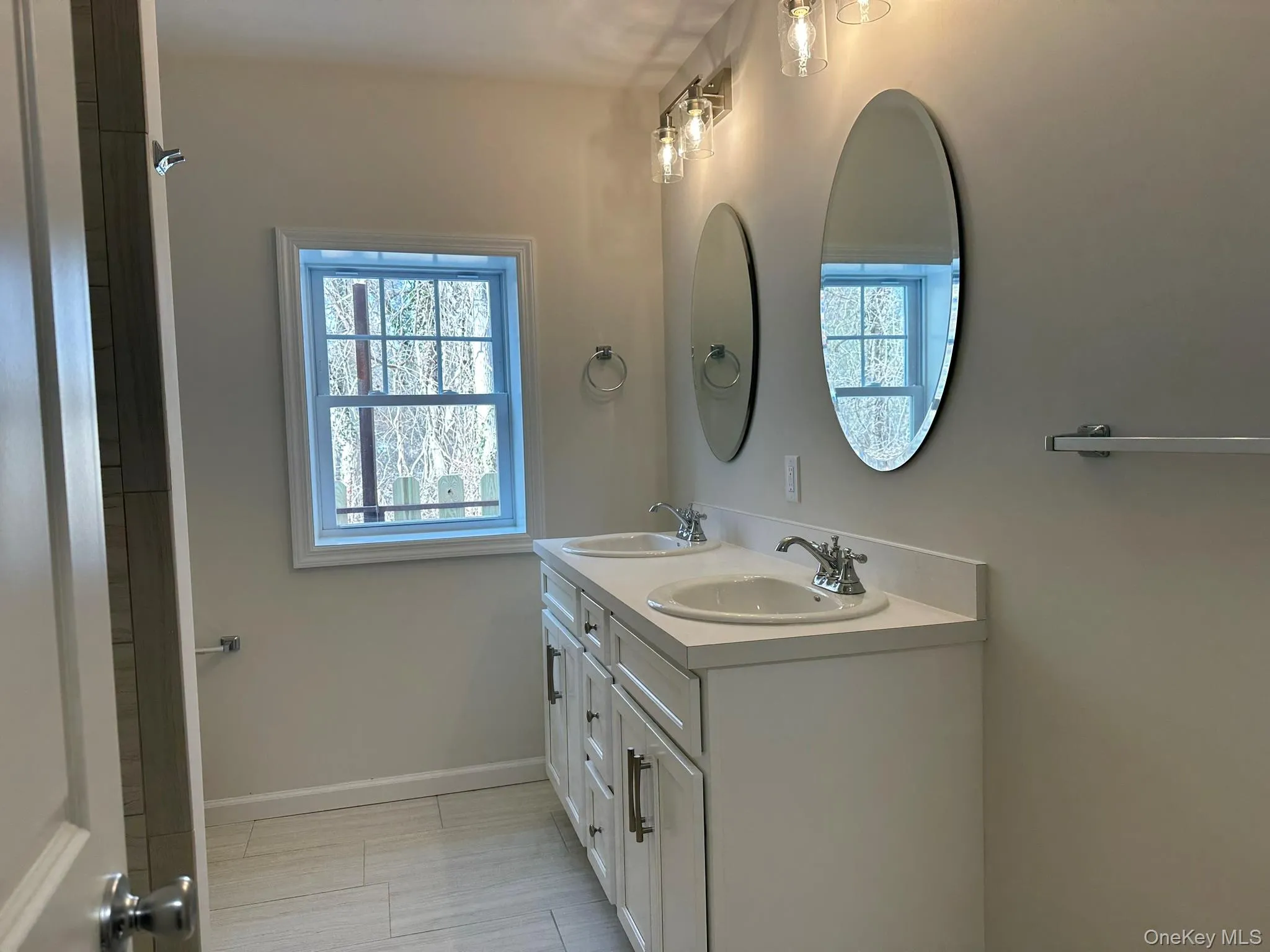 125 Main Street, Smithtown, NY, 7 Bedrooms Bedrooms, 11 Rooms Rooms,5 BathroomsBathrooms,Residential,For Rent,Main,0,1027445 125 Main Street, Smithtown, NY, 7 Bedrooms Bedrooms, 11 Rooms Rooms,5 BathroomsBathrooms,Residential,For Rent,Main,0,1027445