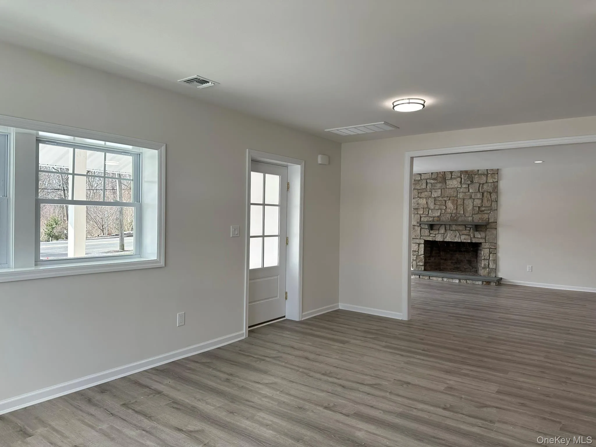 125 Main Street, Smithtown, NY, 7 Bedrooms Bedrooms, 11 Rooms Rooms,5 BathroomsBathrooms,Residential,For Rent,Main,0,1027445 125 Main Street, Smithtown, NY, 7 Bedrooms Bedrooms, 11 Rooms Rooms,5 BathroomsBathrooms,Residential,For Rent,Main,0,1027445