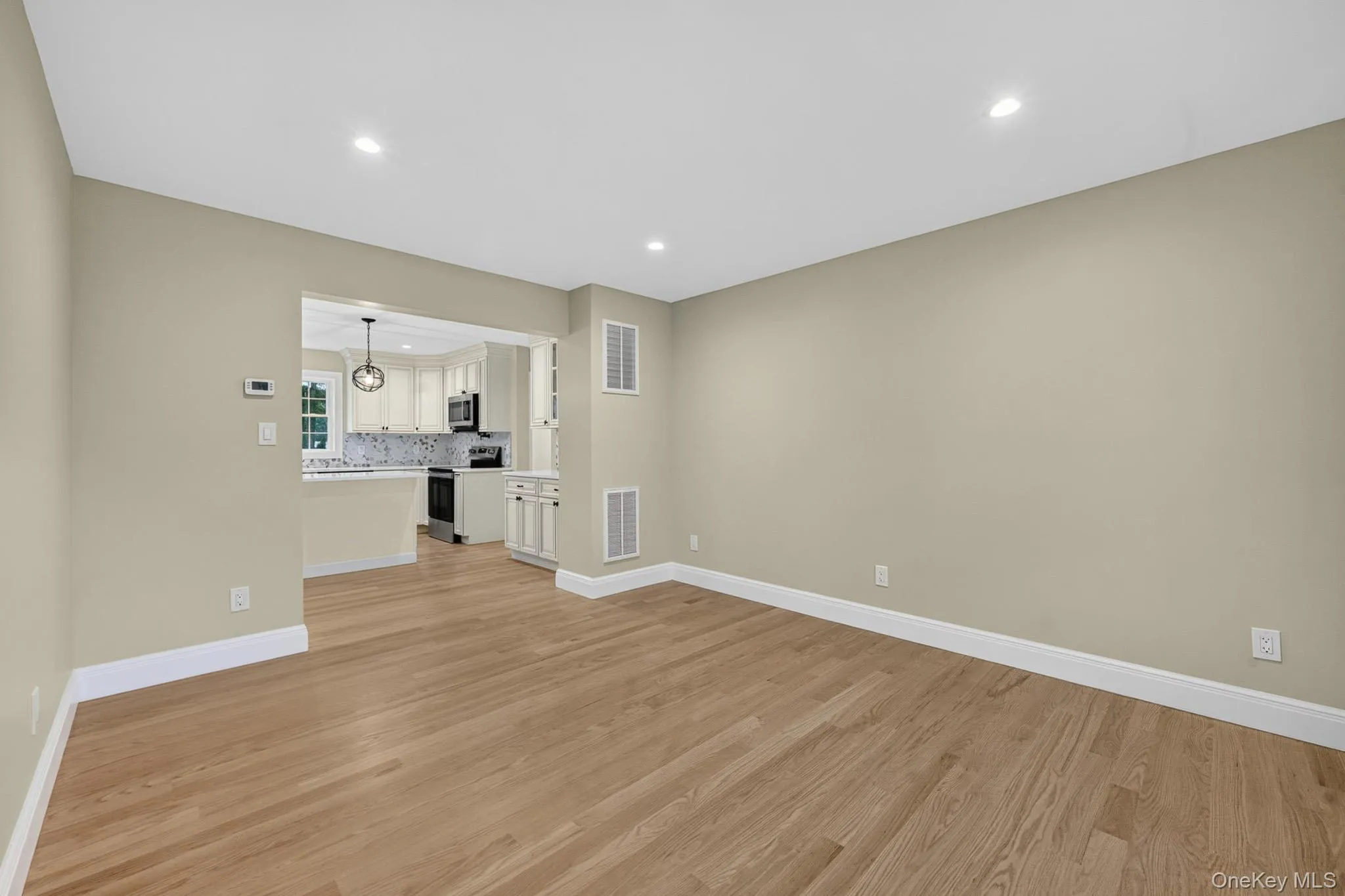 37 Pentmoor Drive, Brookhaven, NY, 4 Bedrooms Bedrooms, 3 Rooms Rooms,3 BathroomsBathrooms,Residential,For Rent,Pentmoor,0,1027464 37 Pentmoor Drive, Brookhaven, NY, 4 Bedrooms Bedrooms, 3 Rooms Rooms,3 BathroomsBathrooms,Residential,For Rent,Pentmoor,0,1027464