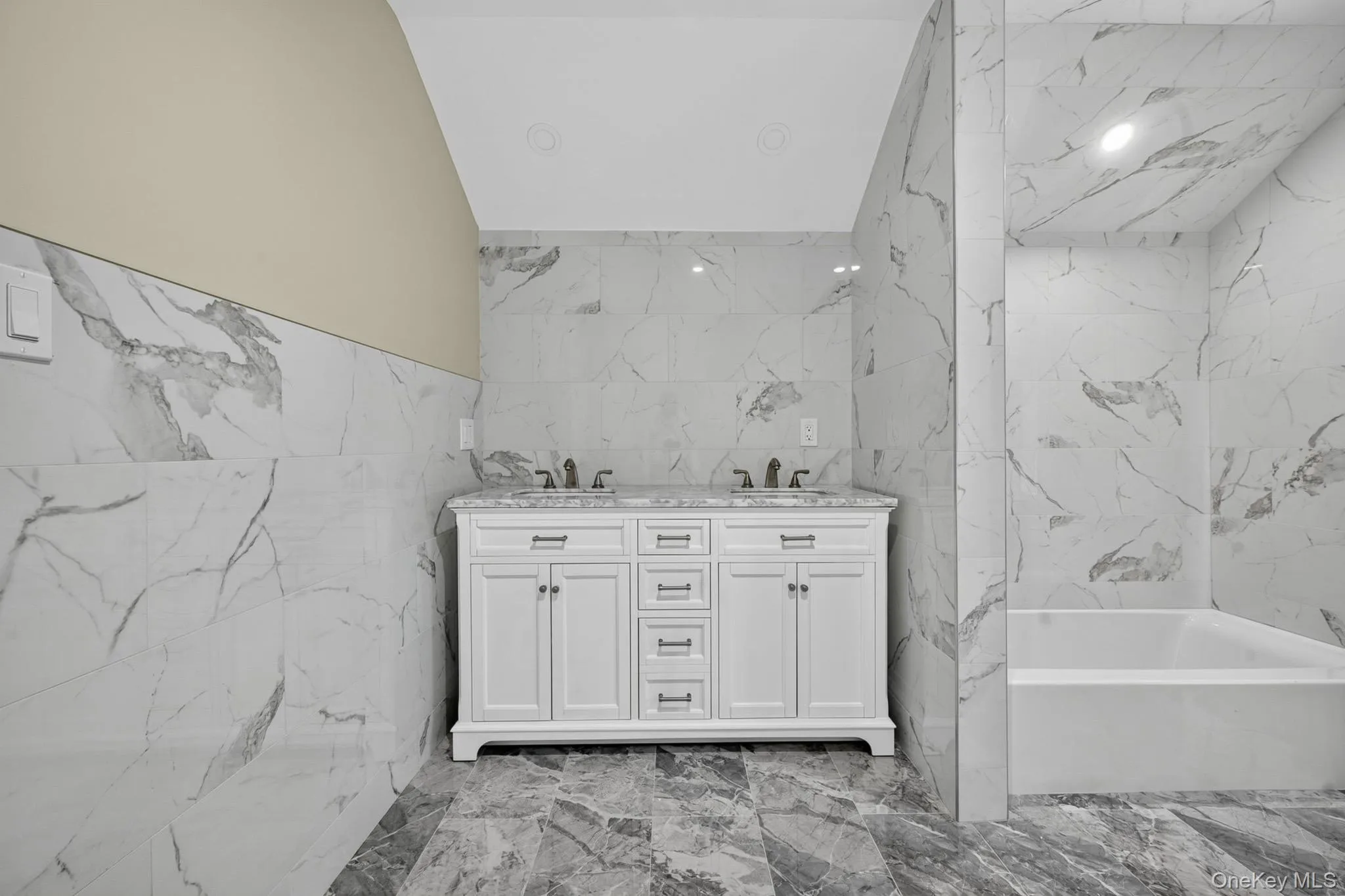 37 Pentmoor Drive, Brookhaven, NY, 4 Bedrooms Bedrooms, 3 Rooms Rooms,3 BathroomsBathrooms,Residential,For Rent,Pentmoor,0,1027464 37 Pentmoor Drive, Brookhaven, NY, 4 Bedrooms Bedrooms, 3 Rooms Rooms,3 BathroomsBathrooms,Residential,For Rent,Pentmoor,0,1027464