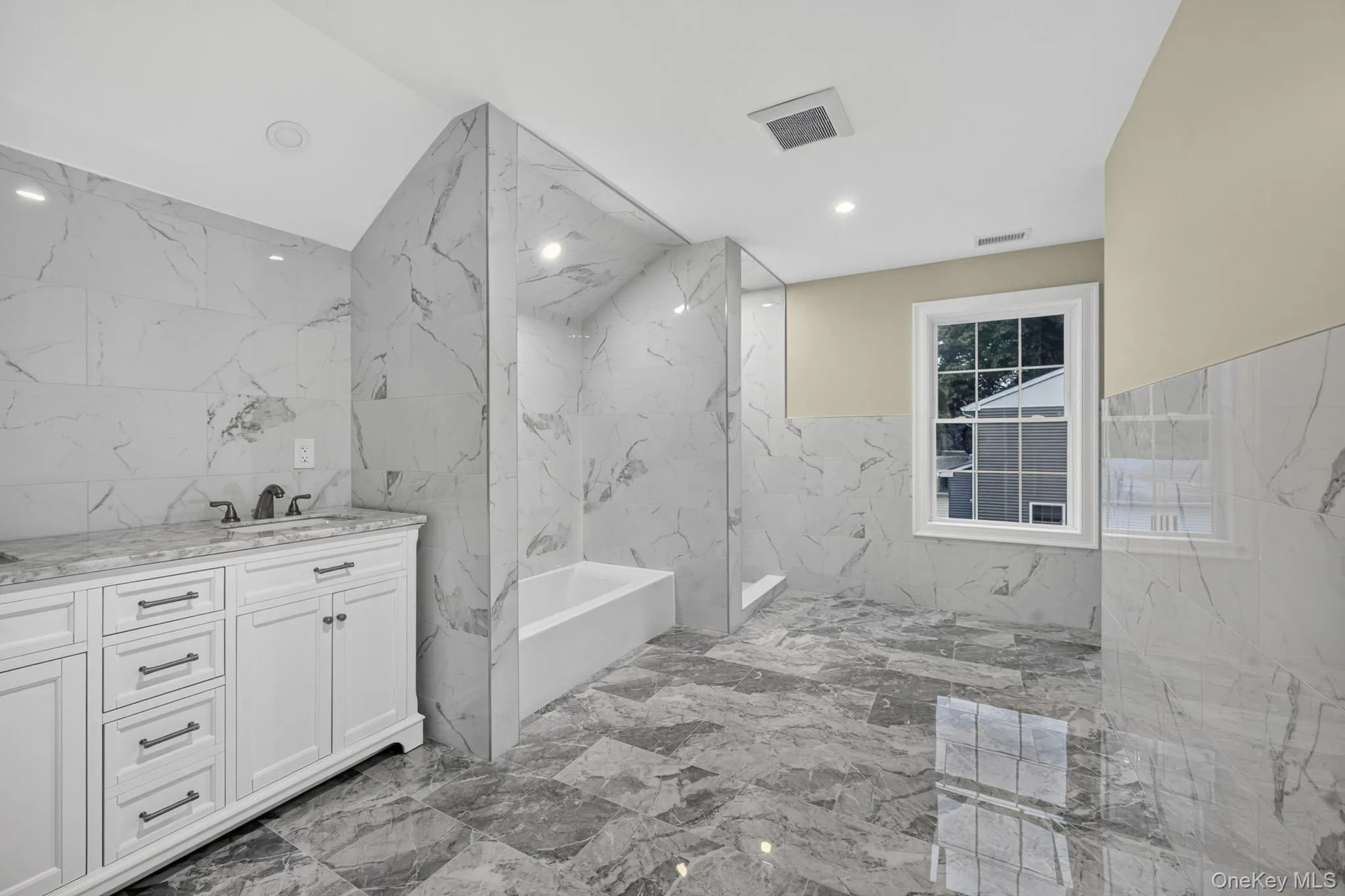 37 Pentmoor Drive, Brookhaven, NY, 4 Bedrooms Bedrooms, 3 Rooms Rooms,3 BathroomsBathrooms,Residential,For Rent,Pentmoor,0,1027464 37 Pentmoor Drive, Brookhaven, NY, 4 Bedrooms Bedrooms, 3 Rooms Rooms,3 BathroomsBathrooms,Residential,For Rent,Pentmoor,0,1027464