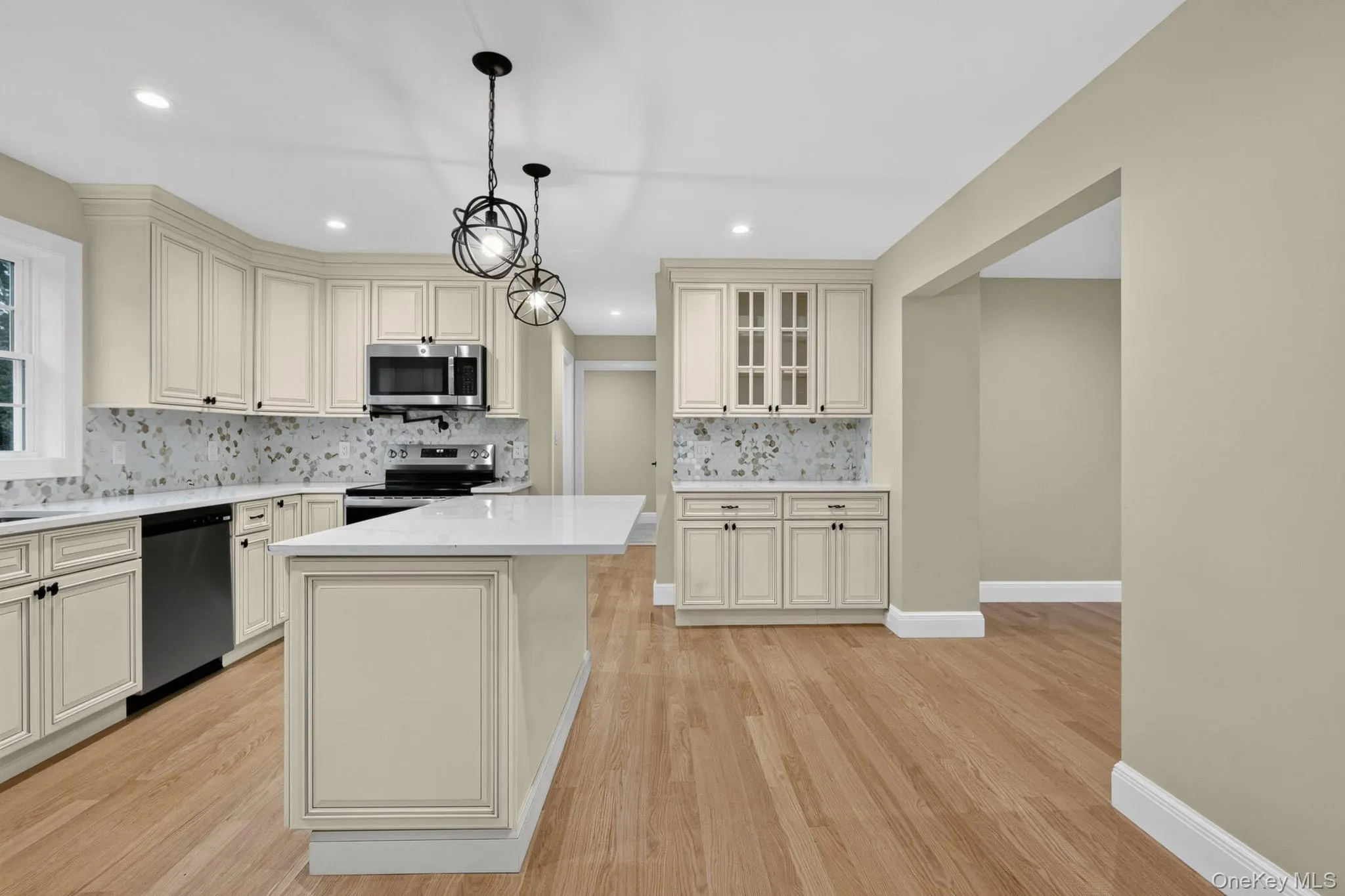 37 Pentmoor Drive, Brookhaven, NY, 4 Bedrooms Bedrooms, 3 Rooms Rooms,3 BathroomsBathrooms,Residential,For Rent,Pentmoor,0,1027464 37 Pentmoor Drive, Brookhaven, NY, 4 Bedrooms Bedrooms, 3 Rooms Rooms,3 BathroomsBathrooms,Residential,For Rent,Pentmoor,0,1027464