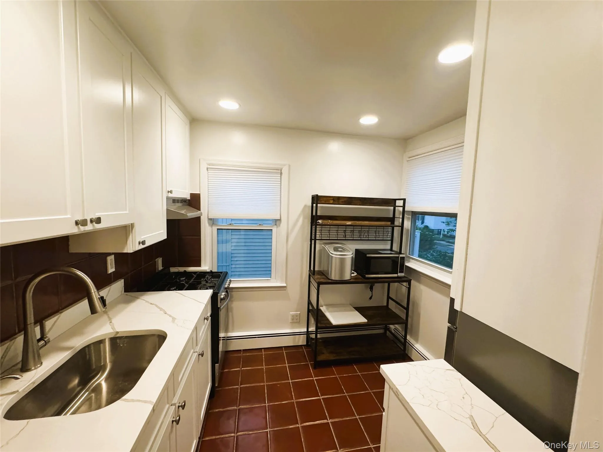 547 Walnut Street, Long Beach, NY, 1 Bedroom Bedrooms, 5 Rooms Rooms,1 BathroomBathrooms,Residential Lease,For Rent,Walnut,0,1027468 547 Walnut Street, Long Beach, NY, 1 Bedroom Bedrooms, 5 Rooms Rooms,1 BathroomBathrooms,Residential Lease,For Rent,Walnut,0,1027468