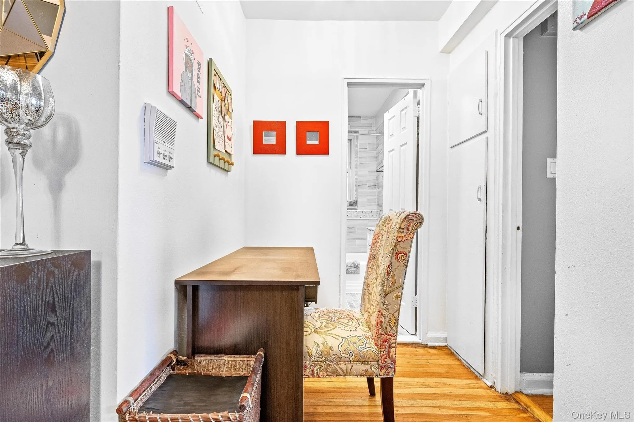 2080 Barnes Avenue, New York, NY, 1 Bedroom Bedrooms, 3 Rooms Rooms,1 BathroomBathrooms,Residential,For Rent,Barnes,0,1027471 2080 Barnes Avenue, New York, NY, 1 Bedroom Bedrooms, 3 Rooms Rooms,1 BathroomBathrooms,Residential,For Rent,Barnes,0,1027471