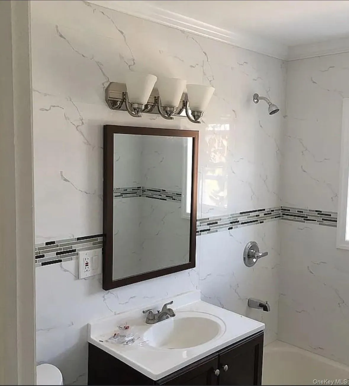 177-41 Leslie Road, New York, NY, 3 Bedrooms Bedrooms, 5 Rooms Rooms,3 BathroomsBathrooms,Residential,For Rent,Leslie,0,1027473 177-41 Leslie Road, New York, NY, 3 Bedrooms Bedrooms, 5 Rooms Rooms,3 BathroomsBathrooms,Residential,For Rent,Leslie,0,1027473