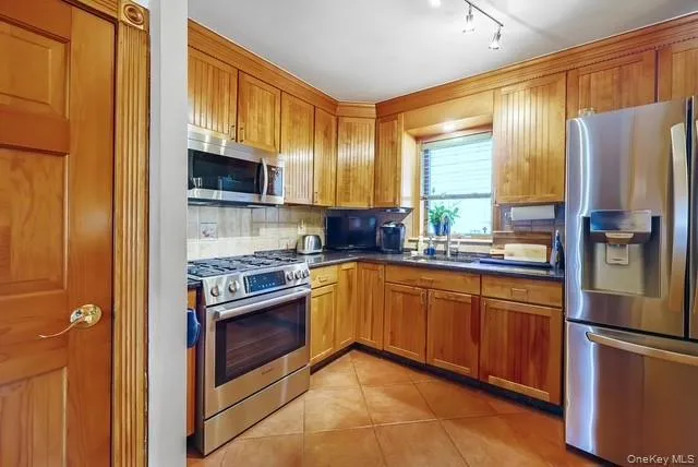 151-46 10th Avenue, New York, NY, 3 Bedrooms Bedrooms, 8 Rooms Rooms,2 BathroomsBathrooms,Residential,For Rent,10th,0,1027483 151-46 10th Avenue, New York, NY, 3 Bedrooms Bedrooms, 8 Rooms Rooms,2 BathroomsBathrooms,Residential,For Rent,10th,0,1027483