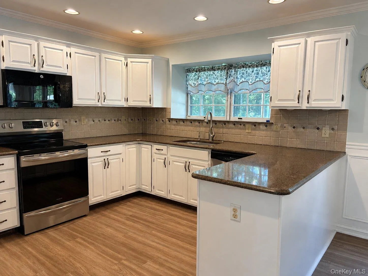 3 Woodhollow Court, Brookhaven, NY, 4 Bedrooms Bedrooms, 8 Rooms Rooms,2 BathroomsBathrooms,Residential,For Rent,Woodhollow,0,1027490 3 Woodhollow Court, Brookhaven, NY, 4 Bedrooms Bedrooms, 8 Rooms Rooms,2 BathroomsBathrooms,Residential,For Rent,Woodhollow,0,1027490