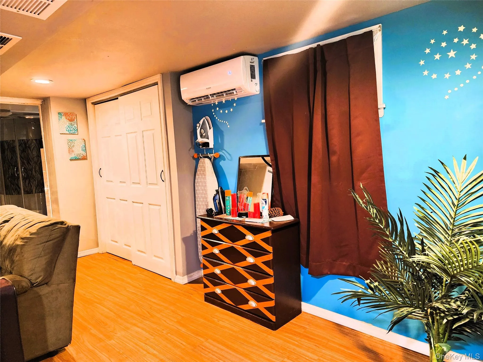 188-62 120th Road, New York, NY, 4 Bedrooms Bedrooms, 7 Rooms Rooms,2 BathroomsBathrooms,Residential,For Rent,120th,0,1027491 188-62 120th Road, New York, NY, 4 Bedrooms Bedrooms, 7 Rooms Rooms,2 BathroomsBathrooms,Residential,For Rent,120th,0,1027491