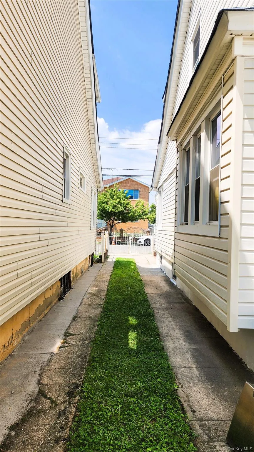 188-62 120th Road, New York, NY, 4 Bedrooms Bedrooms, 7 Rooms Rooms,2 BathroomsBathrooms,Residential,For Rent,120th,0,1027491 188-62 120th Road, New York, NY, 4 Bedrooms Bedrooms, 7 Rooms Rooms,2 BathroomsBathrooms,Residential,For Rent,120th,0,1027491