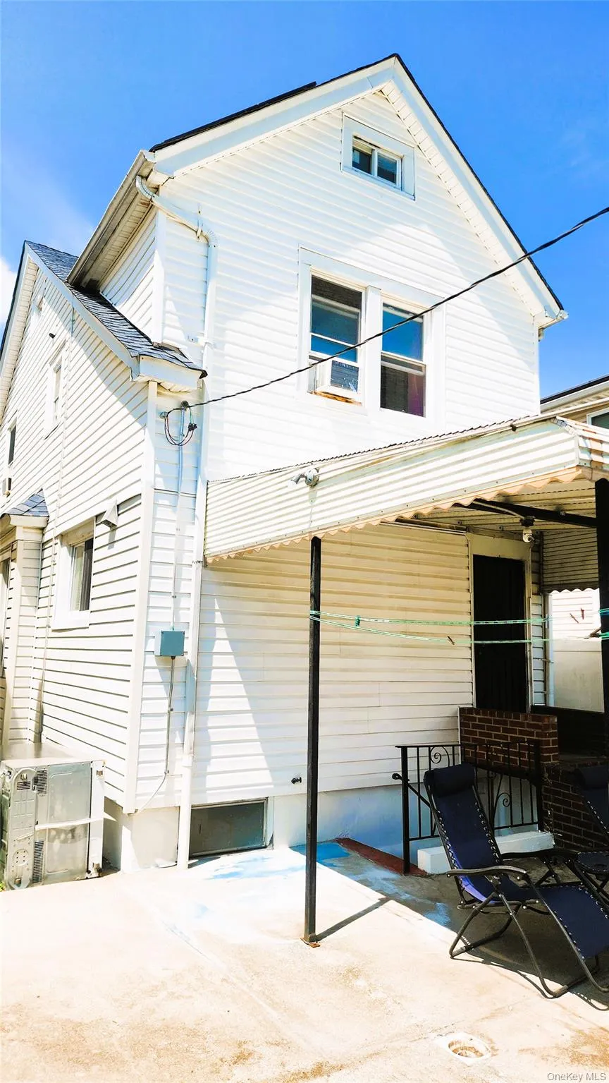 188-62 120th Road, New York, NY, 4 Bedrooms Bedrooms, 7 Rooms Rooms,2 BathroomsBathrooms,Residential,For Rent,120th,0,1027491 188-62 120th Road, New York, NY, 4 Bedrooms Bedrooms, 7 Rooms Rooms,2 BathroomsBathrooms,Residential,For Rent,120th,0,1027491