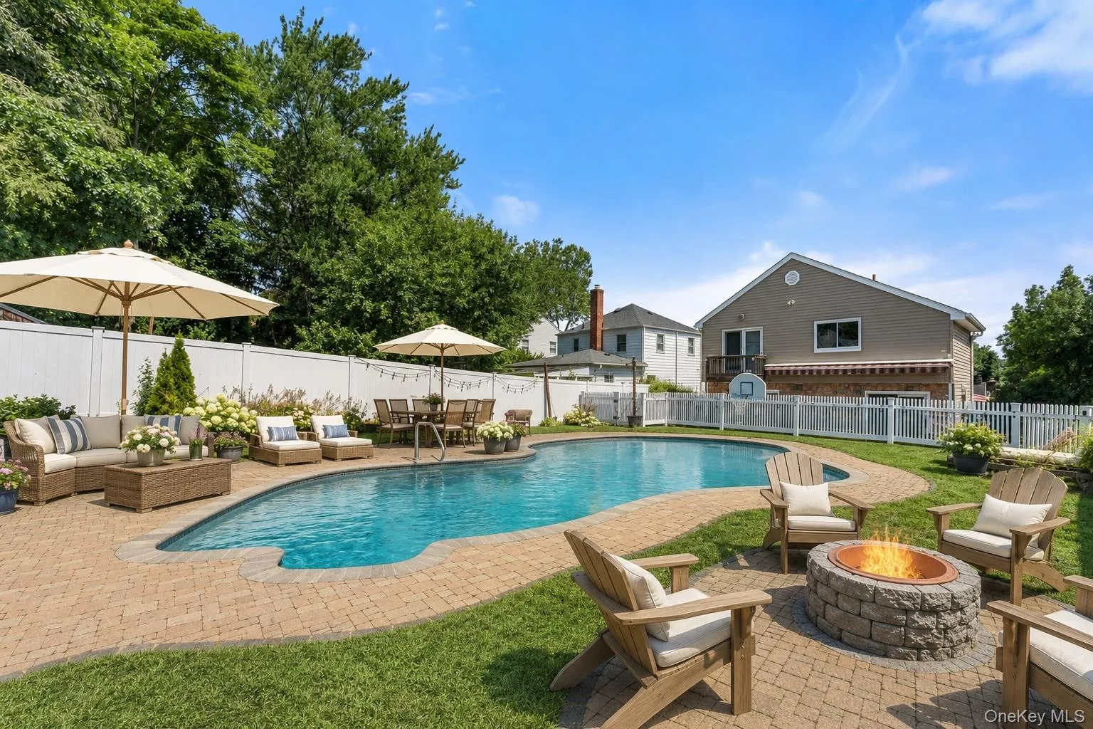 Virtually Stage Pool and spac area. Virtually Stage Pool and spac area.