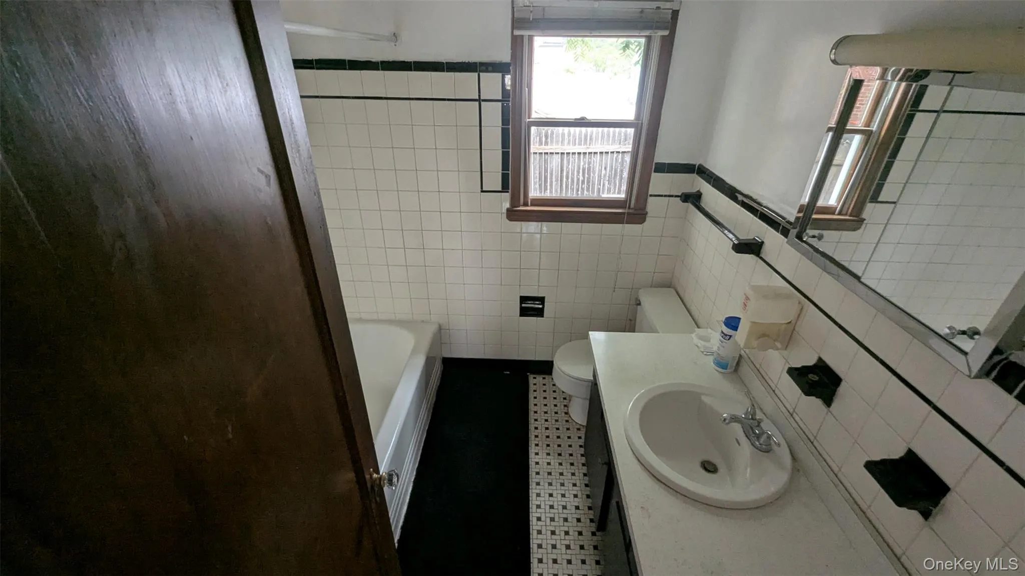 153 Main Street, Smithtown, NY, 3 Bedrooms Bedrooms, 6 Rooms Rooms,1 BathroomBathrooms,Residential,For Rent,Main,0,1027499 153 Main Street, Smithtown, NY, 3 Bedrooms Bedrooms, 6 Rooms Rooms,1 BathroomBathrooms,Residential,For Rent,Main,0,1027499