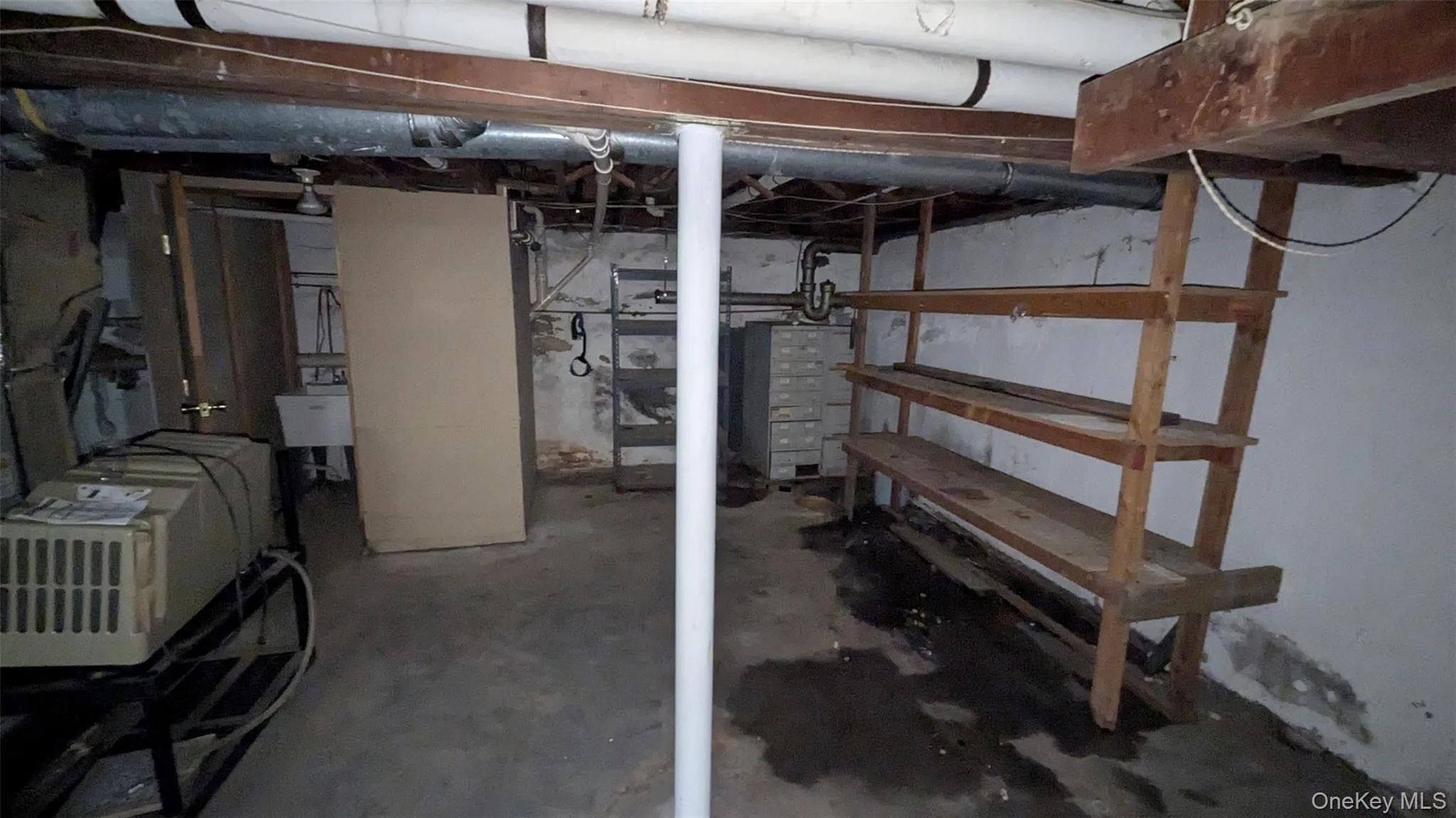 153 Main Street, Smithtown, NY, 3 Bedrooms Bedrooms, 6 Rooms Rooms,1 BathroomBathrooms,Residential,For Rent,Main,0,1027499 153 Main Street, Smithtown, NY, 3 Bedrooms Bedrooms, 6 Rooms Rooms,1 BathroomBathrooms,Residential,For Rent,Main,0,1027499