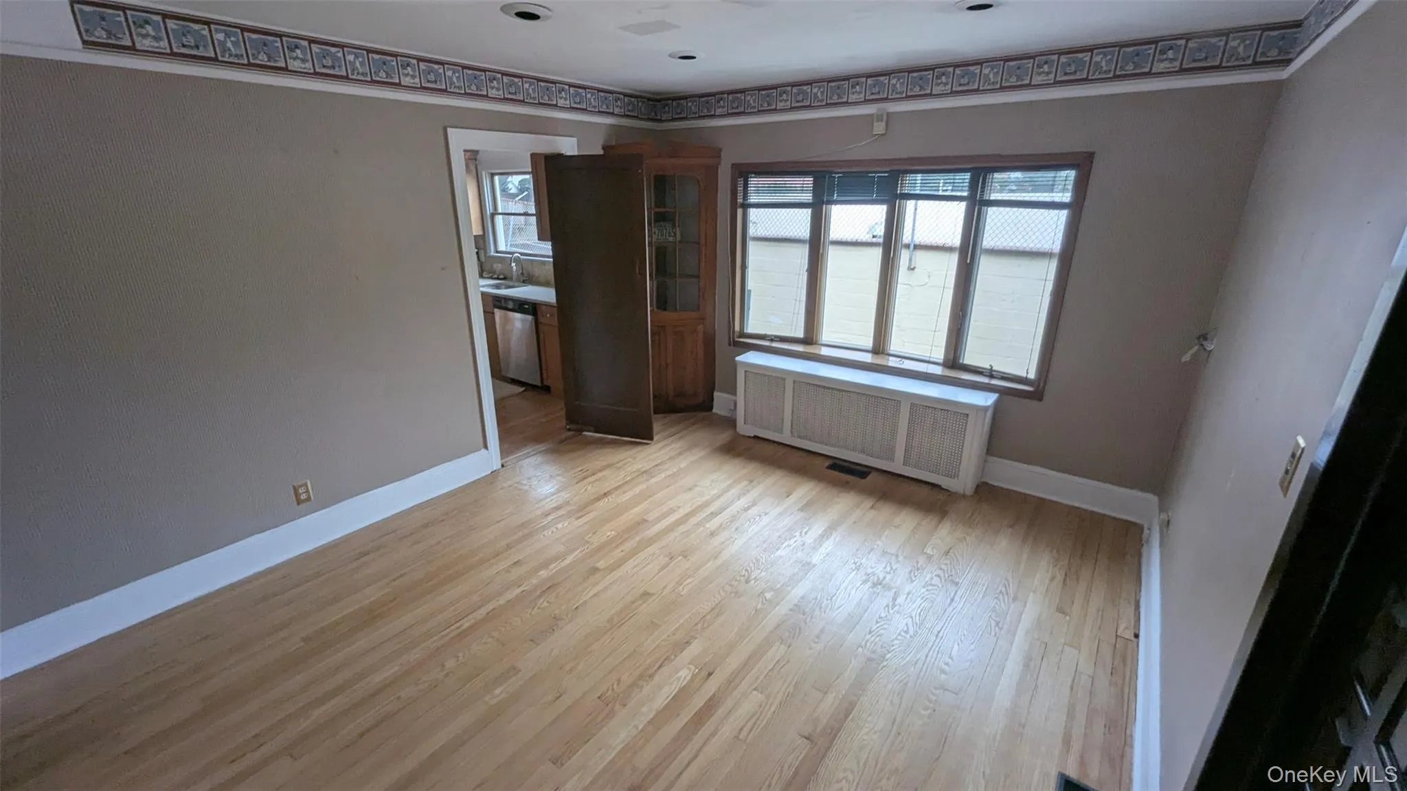 153 Main Street, Smithtown, NY, 3 Bedrooms Bedrooms, 6 Rooms Rooms,1 BathroomBathrooms,Residential,For Rent,Main,0,1027499 153 Main Street, Smithtown, NY, 3 Bedrooms Bedrooms, 6 Rooms Rooms,1 BathroomBathrooms,Residential,For Rent,Main,0,1027499