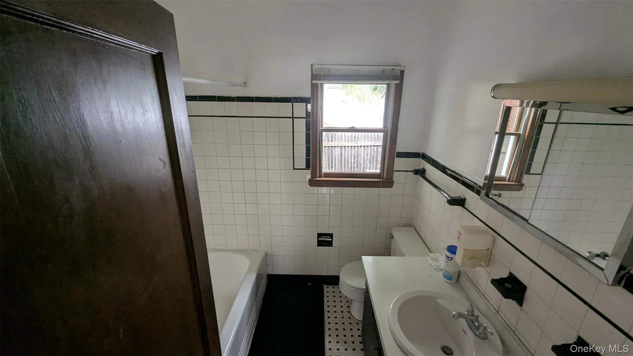 153 Main Street, Smithtown, NY, 3 Bedrooms Bedrooms, 6 Rooms Rooms,1 BathroomBathrooms,Residential,For Rent,Main,0,1027499 153 Main Street, Smithtown, NY, 3 Bedrooms Bedrooms, 6 Rooms Rooms,1 BathroomBathrooms,Residential,For Rent,Main,0,1027499
