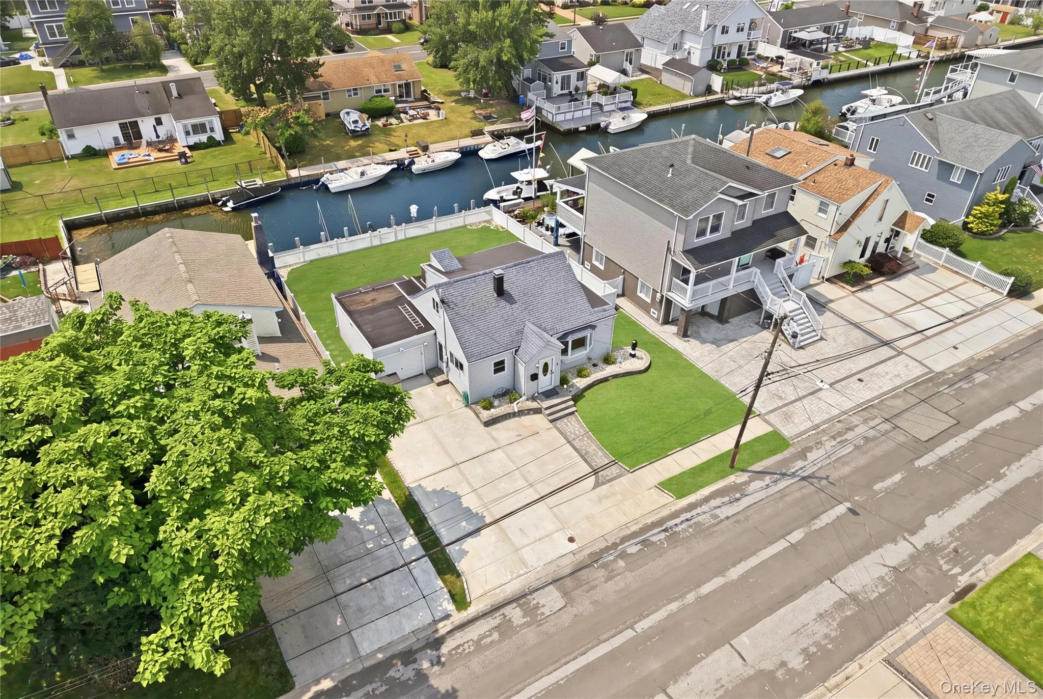 4 Flint Road, Babylon, NY, 3 Bedrooms Bedrooms, 6 Rooms Rooms,2 BathroomsBathrooms,Residential,For Rent,Flint,0,1027505 4 Flint Road, Babylon, NY, 3 Bedrooms Bedrooms, 6 Rooms Rooms,2 BathroomsBathrooms,Residential,For Rent,Flint,0,1027505