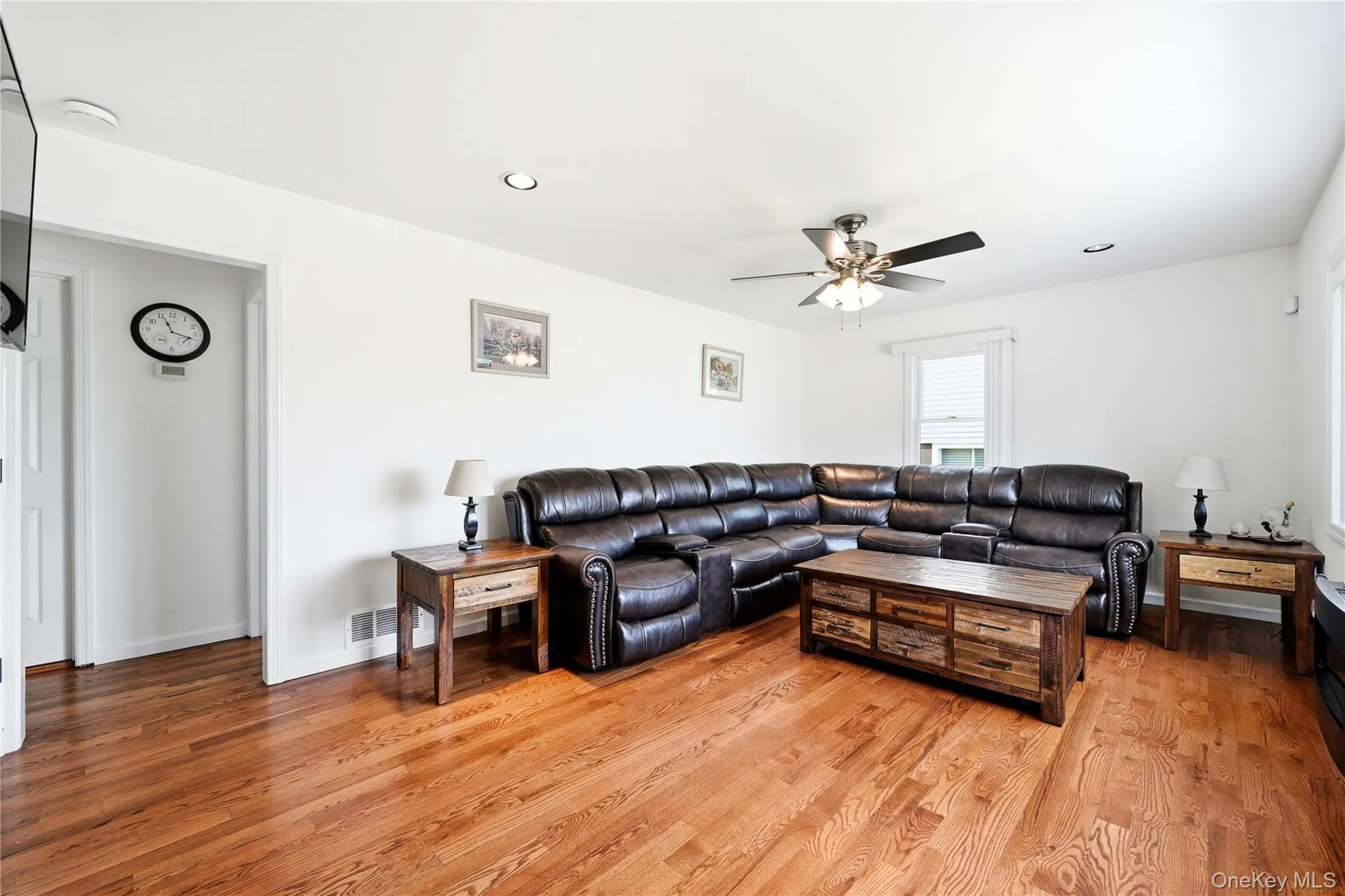 4 Flint Road, Babylon, NY, 3 Bedrooms Bedrooms, 6 Rooms Rooms,2 BathroomsBathrooms,Residential,For Rent,Flint,0,1027505 4 Flint Road, Babylon, NY, 3 Bedrooms Bedrooms, 6 Rooms Rooms,2 BathroomsBathrooms,Residential,For Rent,Flint,0,1027505