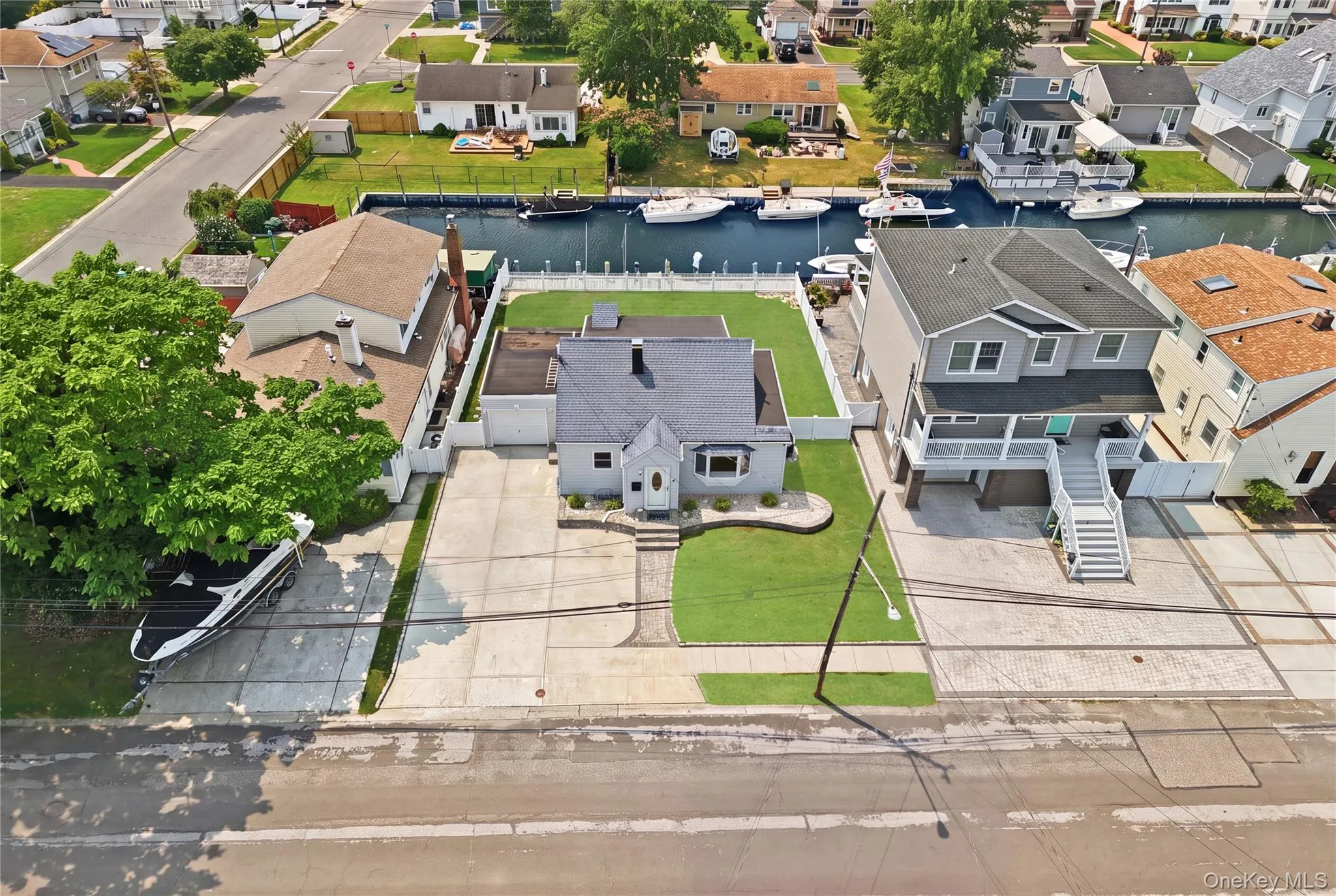4 Flint Road, Babylon, NY, 3 Bedrooms Bedrooms, 6 Rooms Rooms,2 BathroomsBathrooms,Residential,For Rent,Flint,0,1027505 4 Flint Road, Babylon, NY, 3 Bedrooms Bedrooms, 6 Rooms Rooms,2 BathroomsBathrooms,Residential,For Rent,Flint,0,1027505